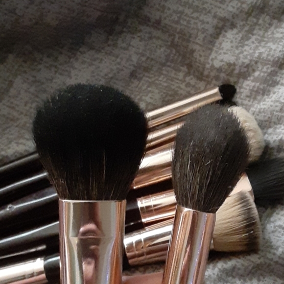 Charlotte Tilbury Makeup Charlotte Tilbury Mu Artistry Brush Set Poshmark